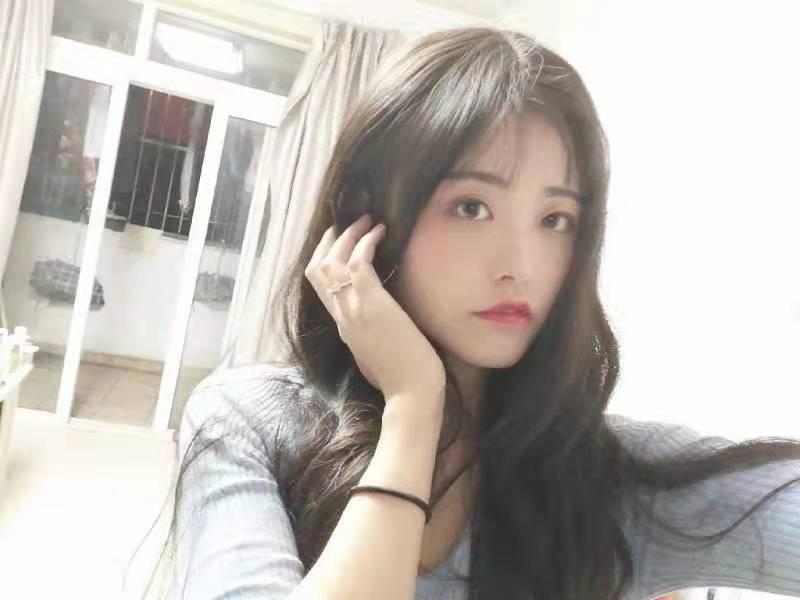 服务超好的年轻小姐姐